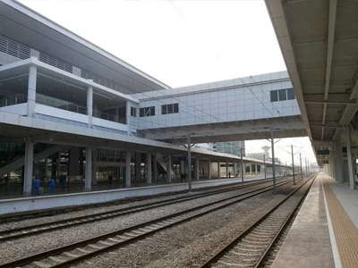 火車站站房人行天橋