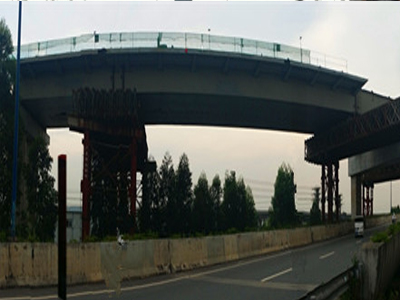 廣明高速跨線橋