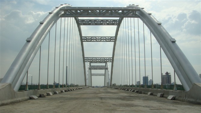 南寧凌鐵大橋(圖1)