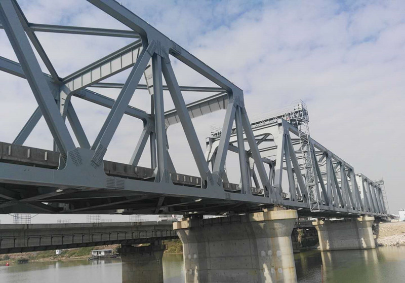 汕頭市梅溪河高鐵桁架橋(圖1)