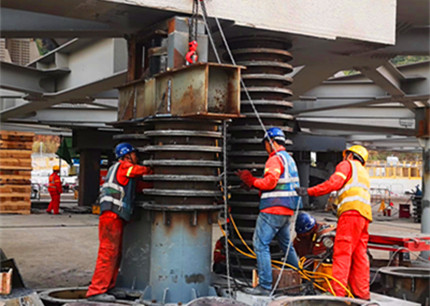 工廠設備(圖32) 工廠設備(圖32)